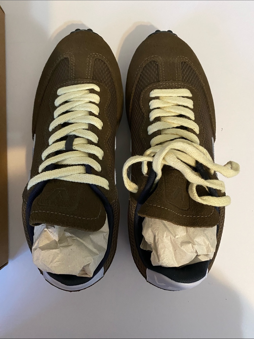 NIB VEJA RIO BRANCO ALVEOMESH EAGLE SWAN - Women’s US 7 - Picture 2 of 12